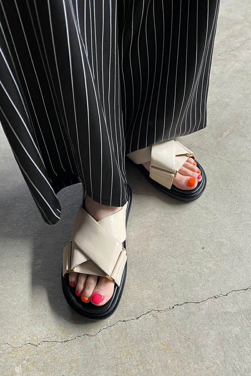 MARNI(マルニ)レザー製クリスクロスサンダル FBMS005201P3614 -16