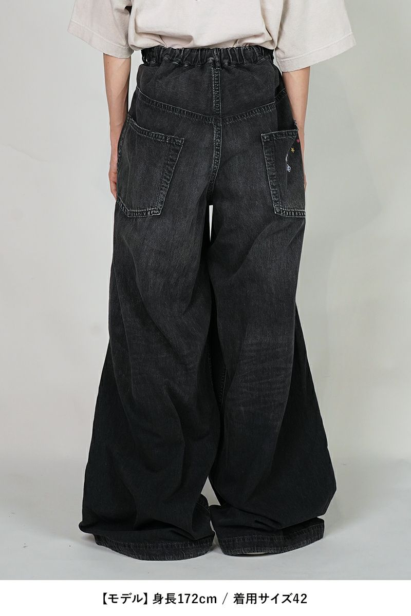 Maison MIHARA YASUHIRO ステッカー柄デニム 黒 46サイズ Maison MIHARA YASUHIRO ステッカー柄デニム 黒 46サイズ