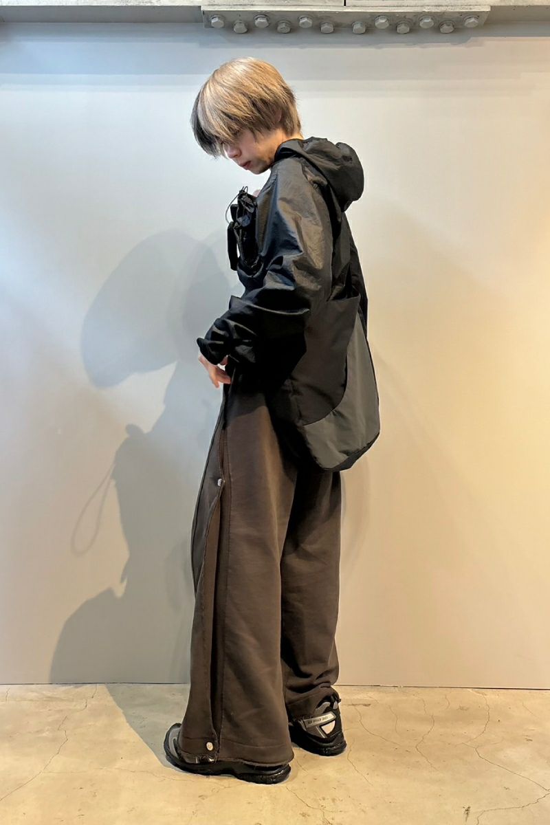 JIAN YE(ジェンイェ)；OL(オーエル)；02