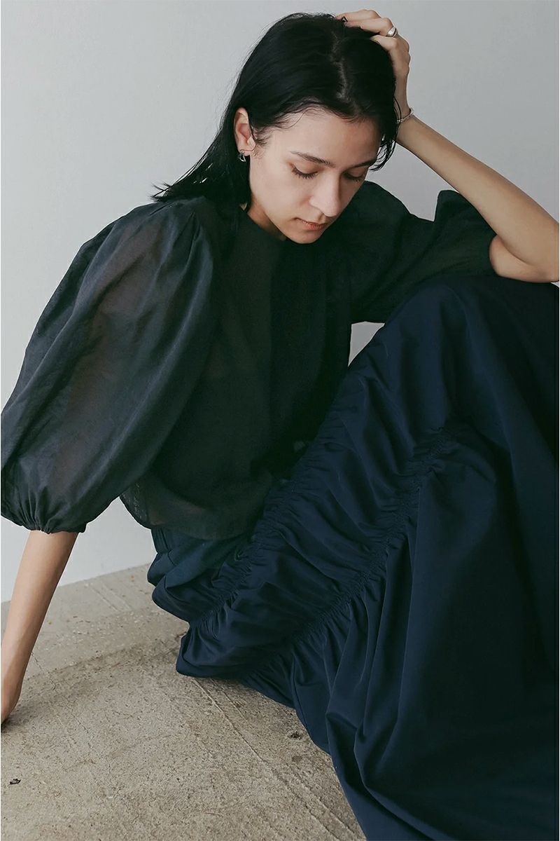 MANOF 正規商品 トップス マノフ シアー ギャザー ブラウス SHEER GATHER BLOUSE ブルー/ブラック BLUE/BLACK 2色展開 2025秋冬新作 MANOF(マノフ) | グラフペーパー,フレッシュサービス,サロモン