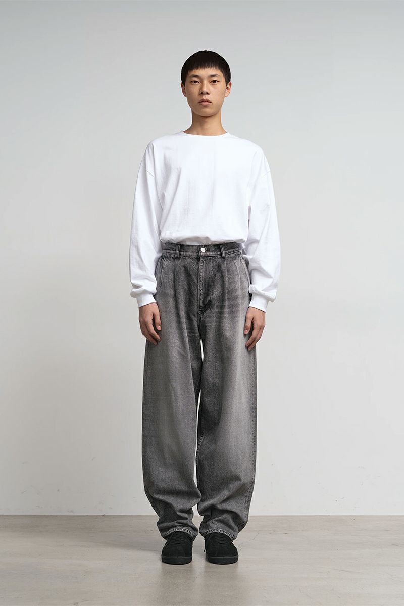 Graphpaper(グラフペーパー) Selvage Denim Two Tuck Tapered Pants -LIGHT FADE- セルヴィッチデニムツータックテーパードパンツ ライトフェード GU253-40060LB