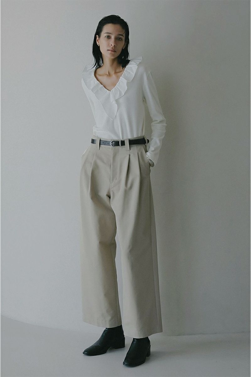 MANOF(マノフ) 2WAY FRILL NECK CUT TOPS 2ウェイフリルネックカットトップス 89105-1142