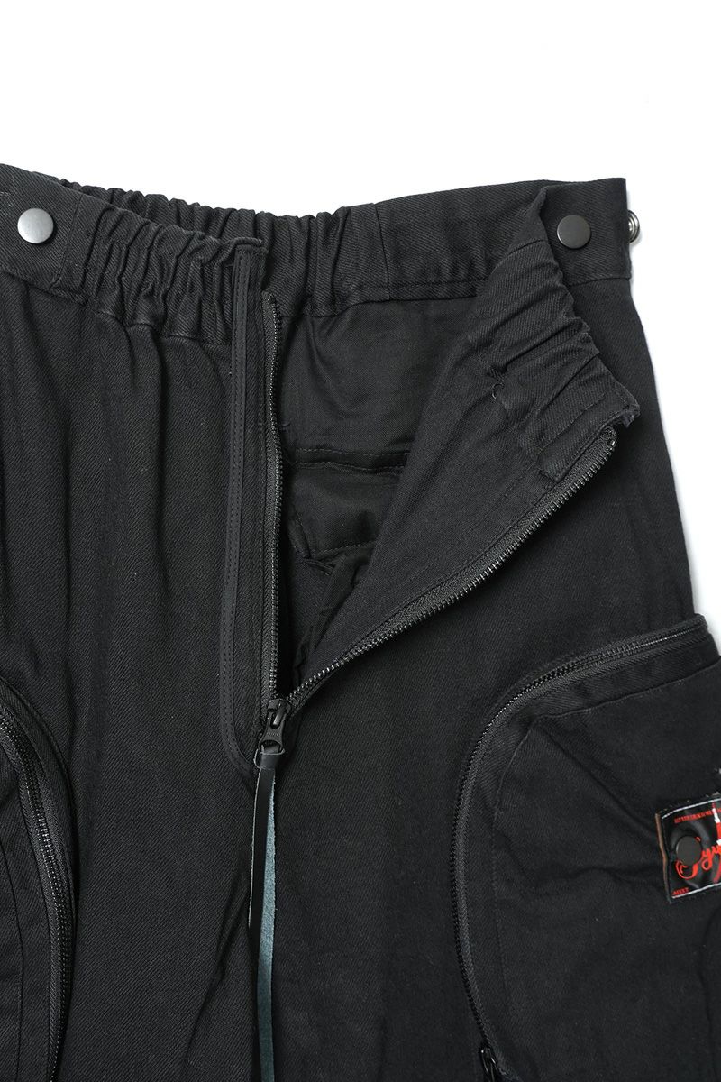  SYUMAN.(シュウマン) > SYUMAN.(シュウマン) Parachute cargo trousers by Blk 25FW-MS001-B