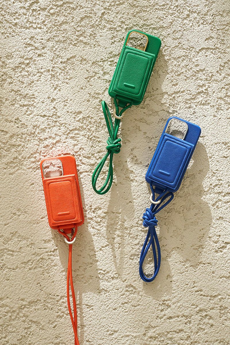 objcts.io(オブジェクツアイオー) iPhoneアクセサリー ストラップ付レザーウォレット