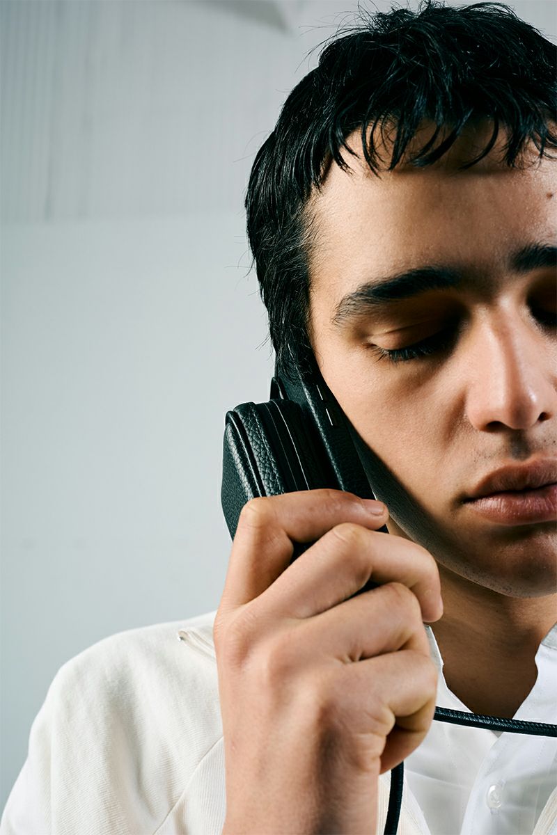 objcts.io(オブジェクツアイオー) iPhoneアクセサリー デタッチャブルストラップ付レザーマイクロバッグ