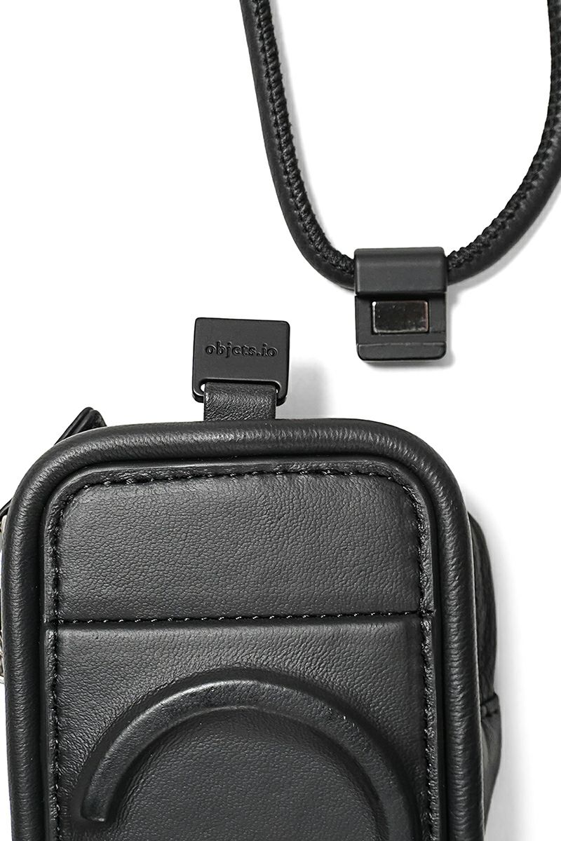 objcts.io(オブジェクツアイオー) iPhoneアクセサリー デタッチャブルストラップ付レザーパース