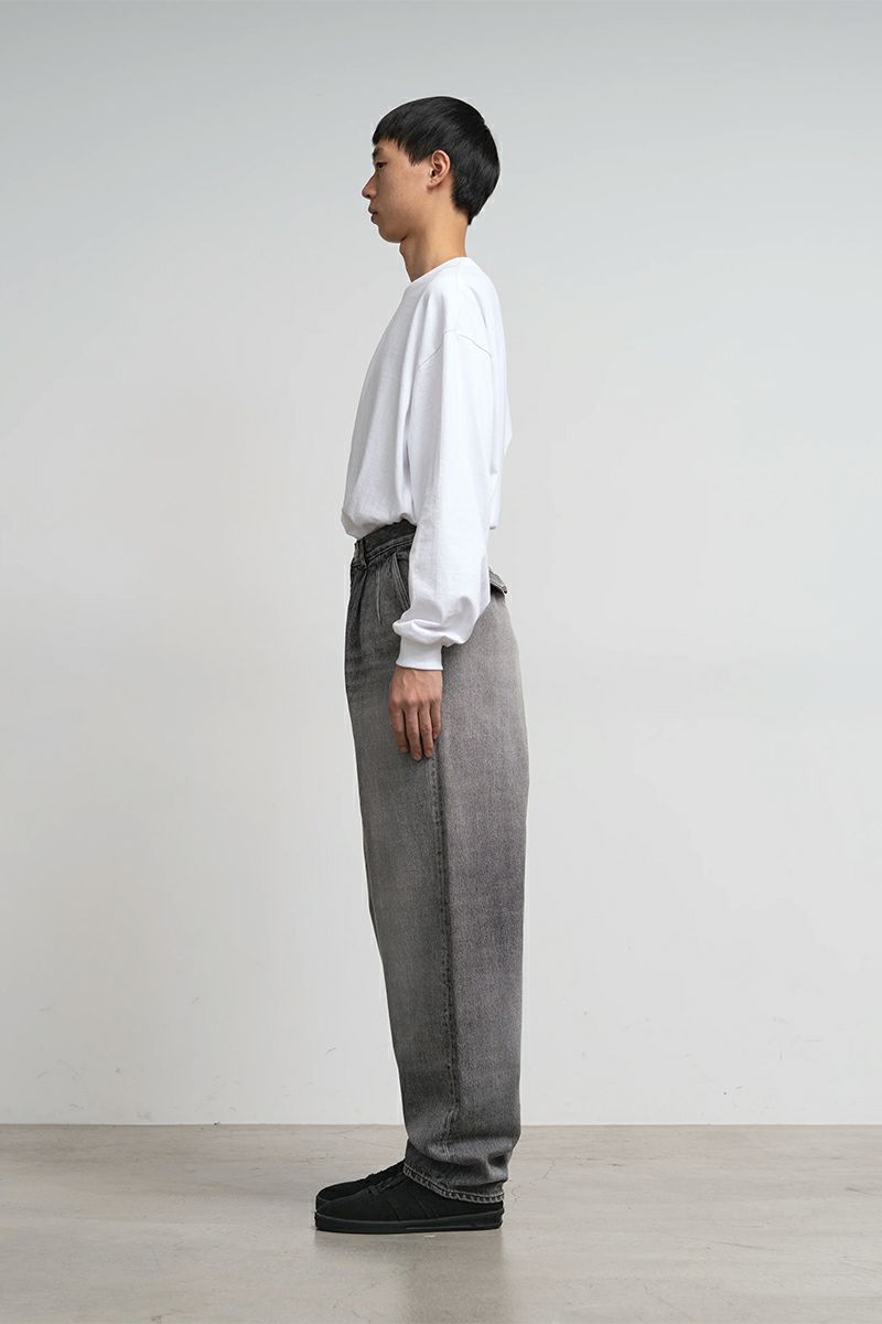 Graphpaper(グラフペーパー) Selvage Denim Two Tuck Tapered Pants -LIGHT FADE- セルヴィッチデニム ツータックテーパードパンツ ライトフェイド GU261-40060LB